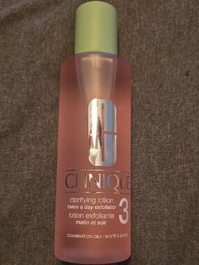 Clinique 3-Step Clarifying Lotion Face Exfoliator 3
